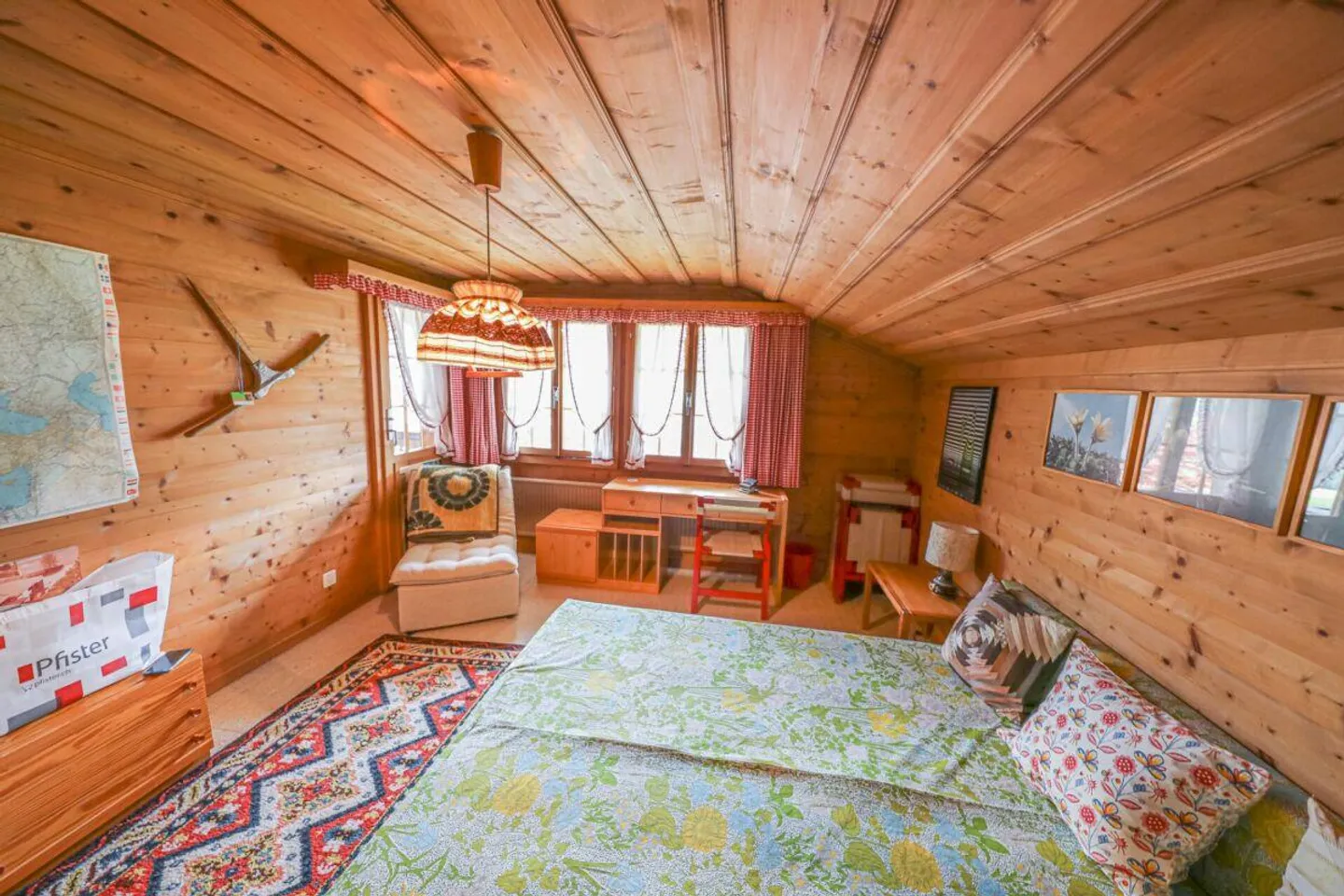 Chalet mit 3 Wohneinheiten, Schwimmbad und Garagen Höhenstrasse 14 - Foto 7 von 9