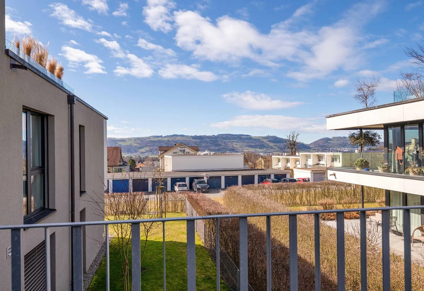 Appartamento giardino moderno circondato dalla natura - Foto 5 di 14