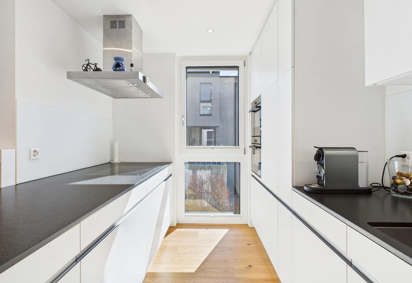 Appartamento giardino moderno circondato dalla natura - Foto 8 di 14