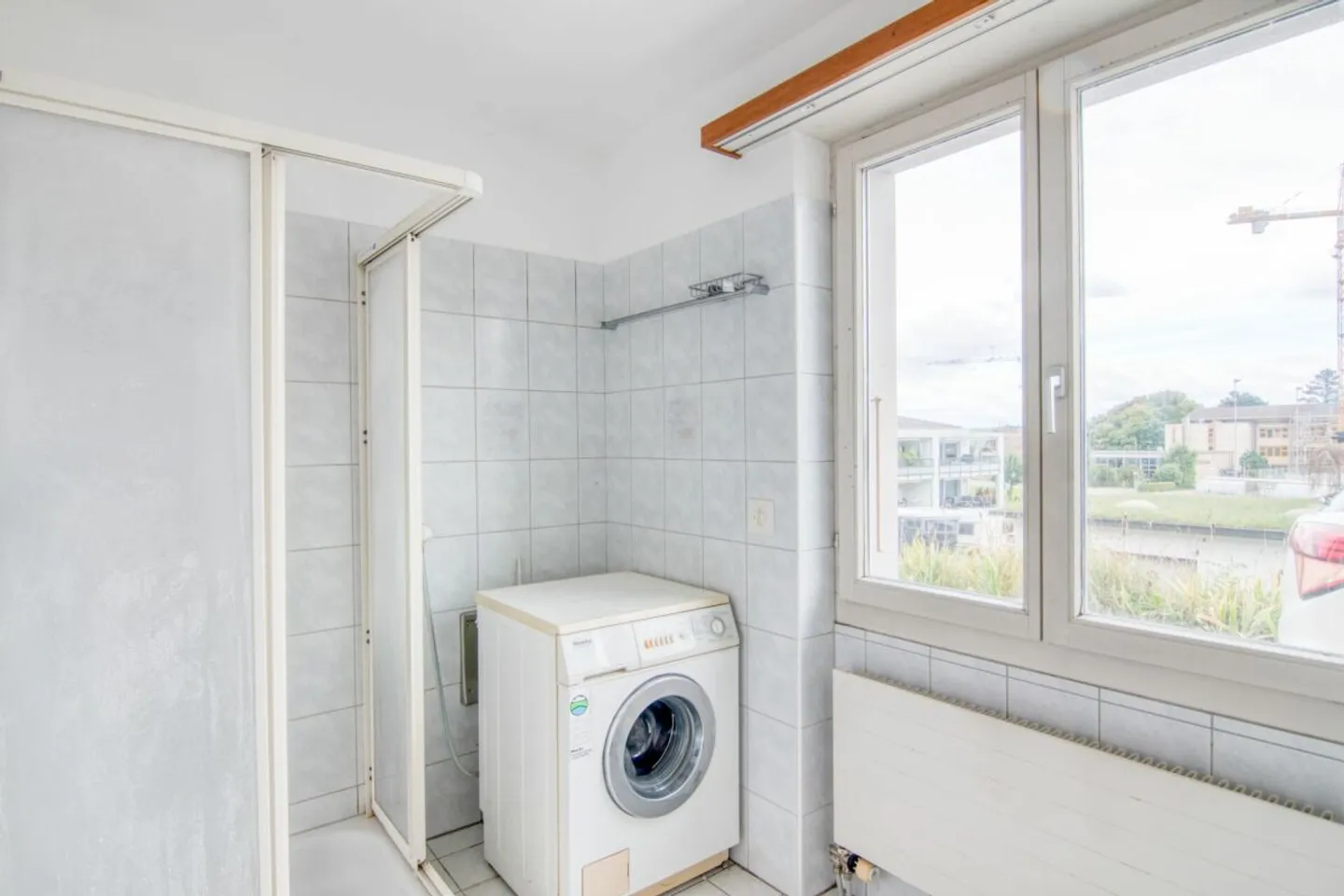 Spacious 6.5-room single-family house with a separate apartment, double garage, 1,053 m² garden paradise, and panoramic views of the Alps - Photo 21 of 31