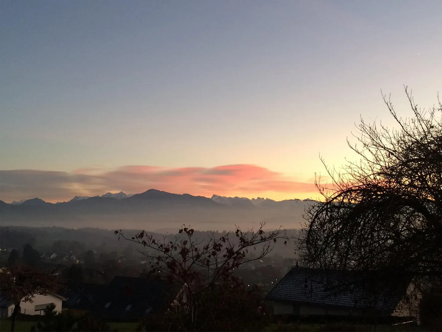 Incantevole attico di 3,5 stanze con terrazza sul tetto cerca nuovo inquilino - Foto 1 di 14