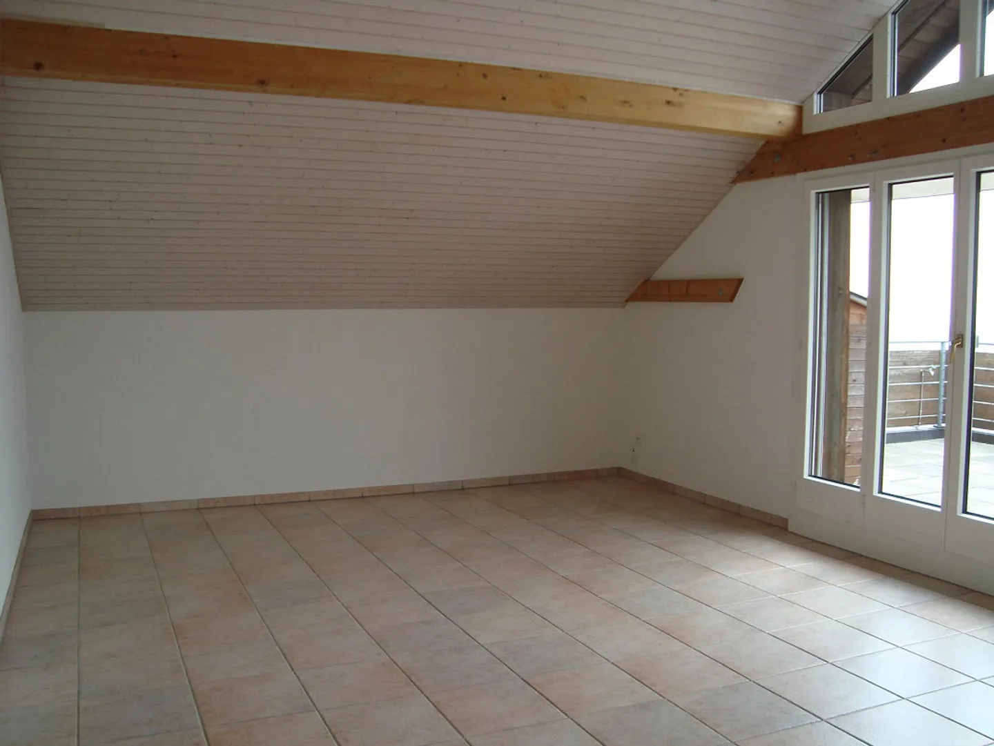 Incantevole attico di 3,5 stanze con terrazza sul tetto cerca nuovo inquilino - Foto 4 di 14