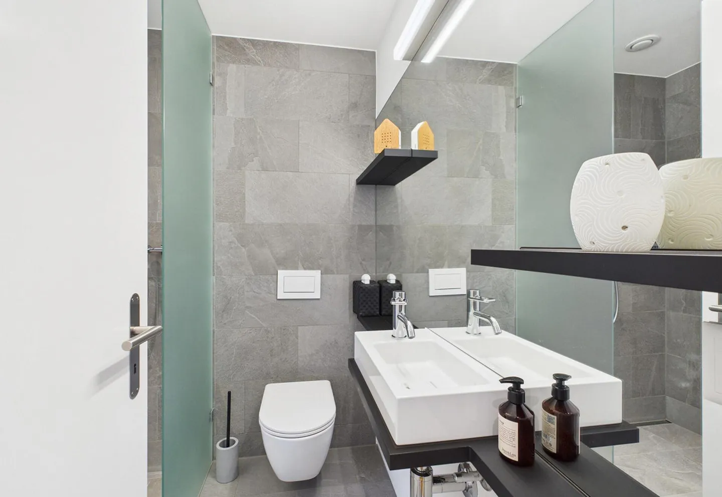 Appartamento giardino moderno circondato dalla natura - Foto 13 di 14