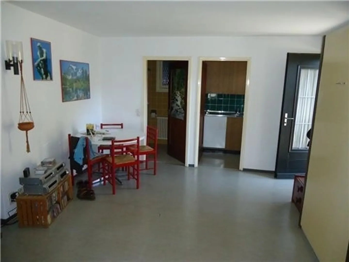 Geräumiges Mehrfamilienhaus mit großem Potenzial in Riazzino - Foto 4 von 13