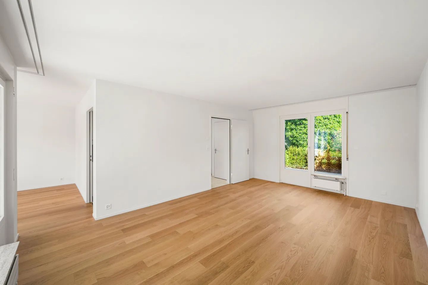Freshly renovated semi-detached house in Bruderholz - Photo 2 of 14