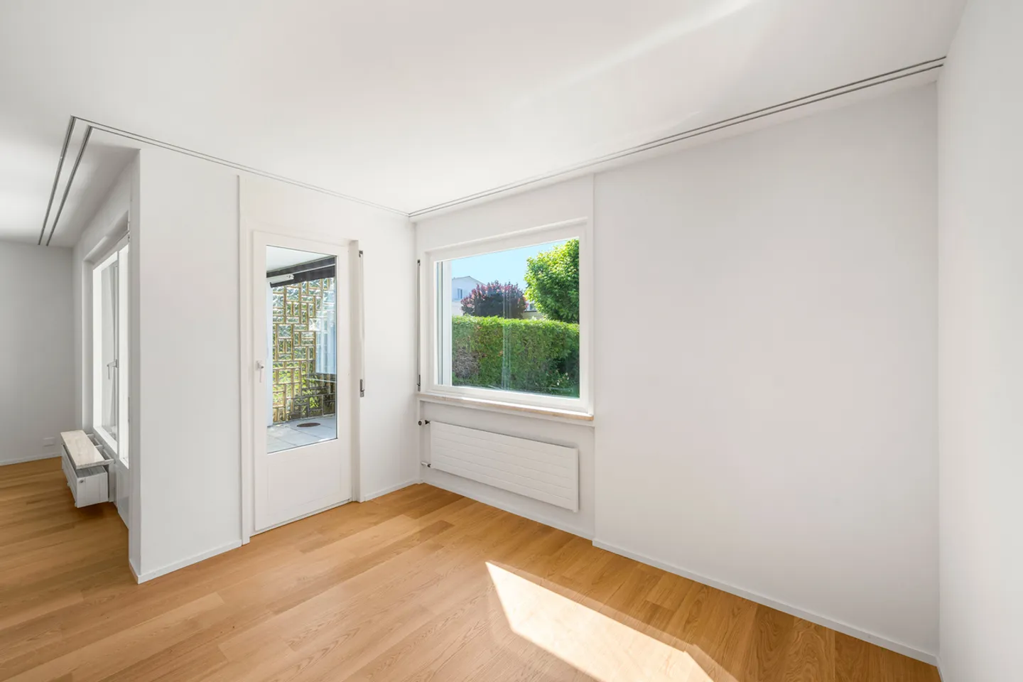 Freshly renovated semi-detached house in Bruderholz - Photo 4 of 14