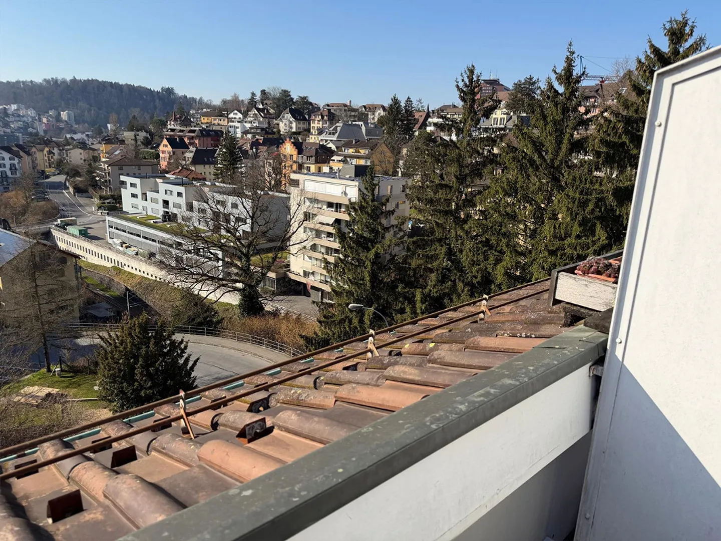 Appartamento mansardato di 2,5 locali con bella vista nel quartiere di Bramberg - Foto 3 di 8