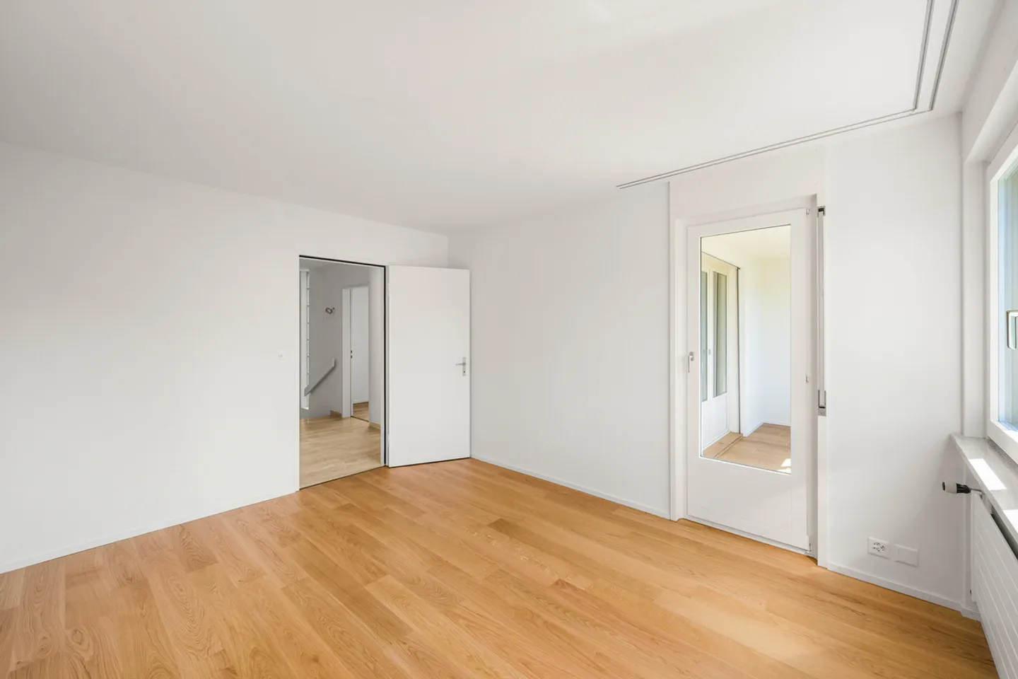 Freshly renovated semi-detached house in Bruderholz - Photo 8 of 14