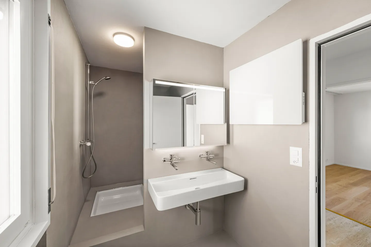 Freshly renovated semi-detached house in Bruderholz - Photo 11 of 14