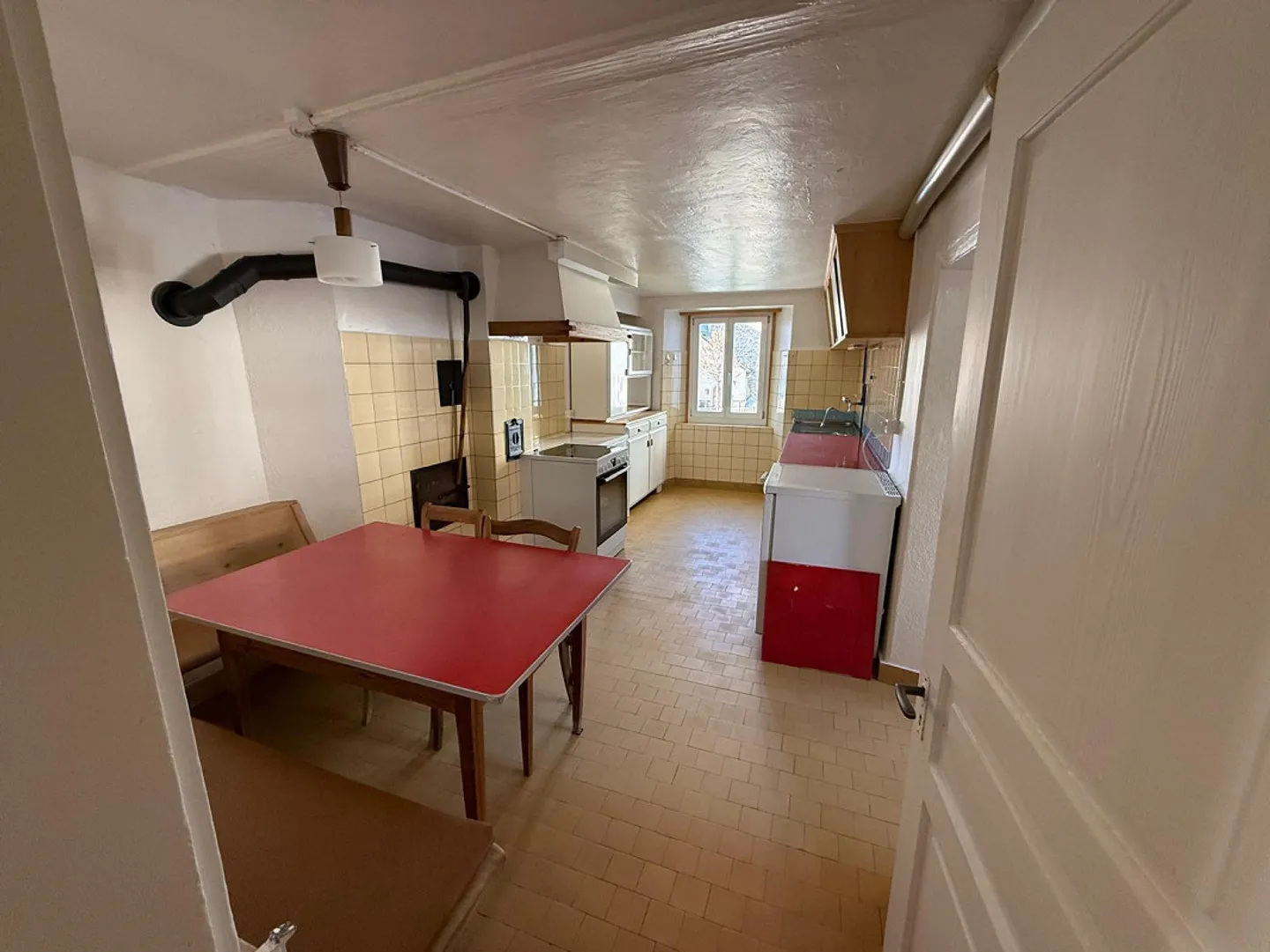 4-room apartment in a central location - Photo 4 of 10