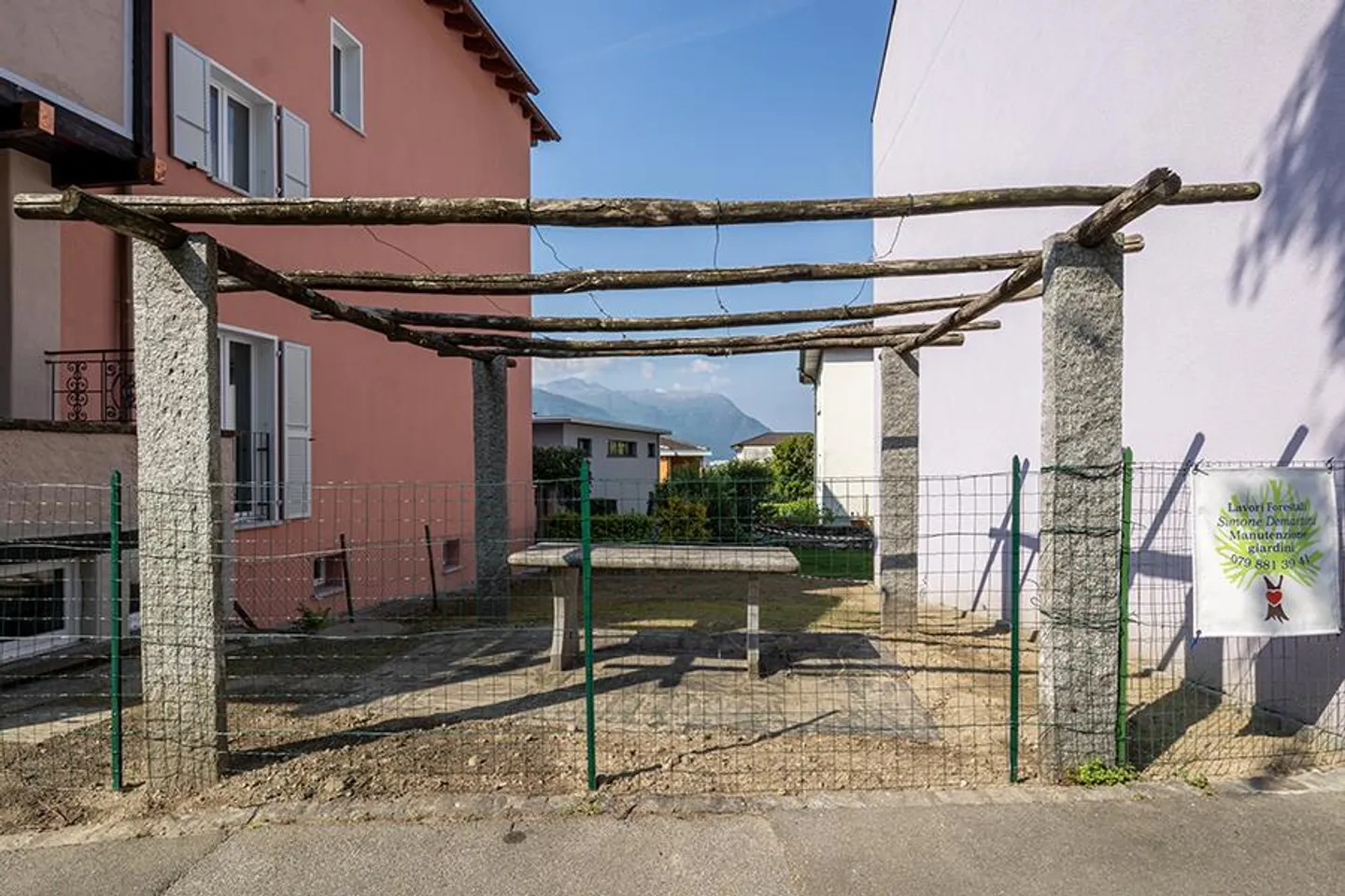 MAISON ROMANTIQUE AVEC JARDIN À BELLINZONA - Photo 2 sur 17