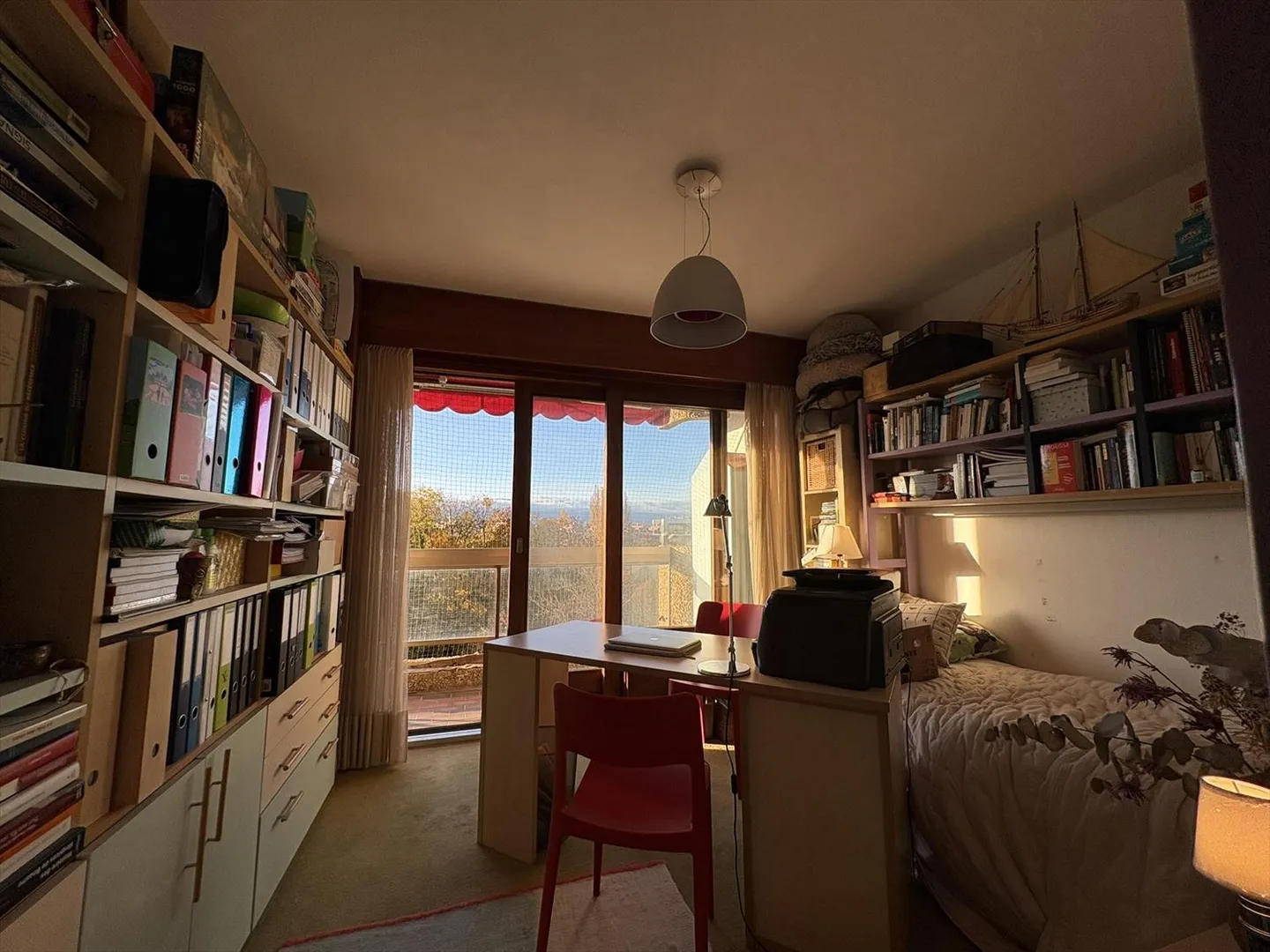 Rare in Cologny: 5 rooms with panoramic view - Photo 6 of 12