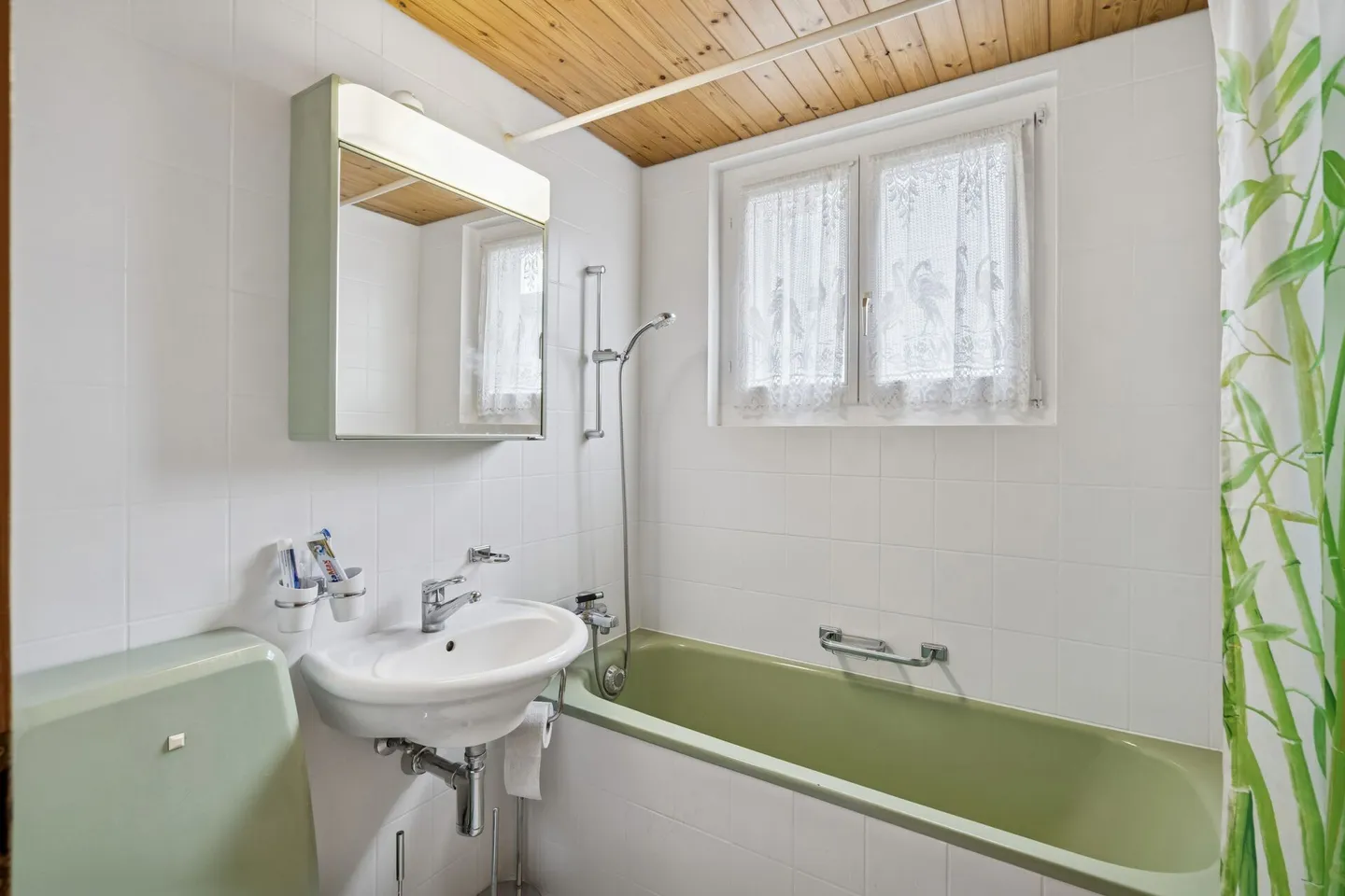 Attrayante maison de 3 familles sans circulation de transit à Regensdorf - Photo 8 sur 8