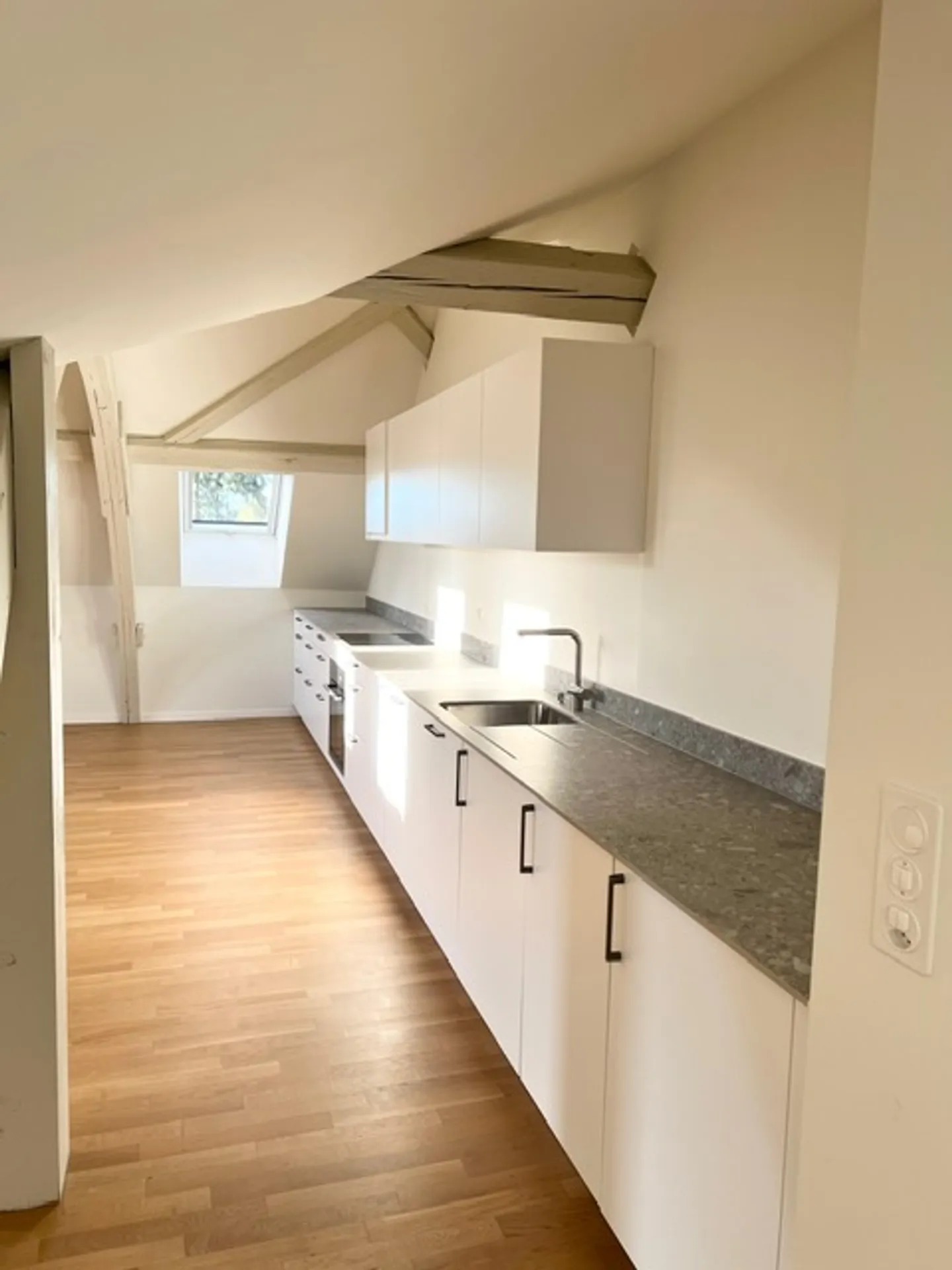 Wohnung mit 3.5 Zimmern, ca. 116 m2, 2. Stock - Foto 2 von 9