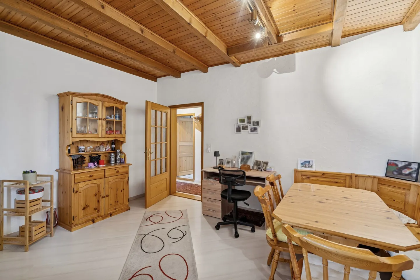 Attrayante maison de 3 familles sans circulation de transit à Regensdorf - Photo 5 sur 8