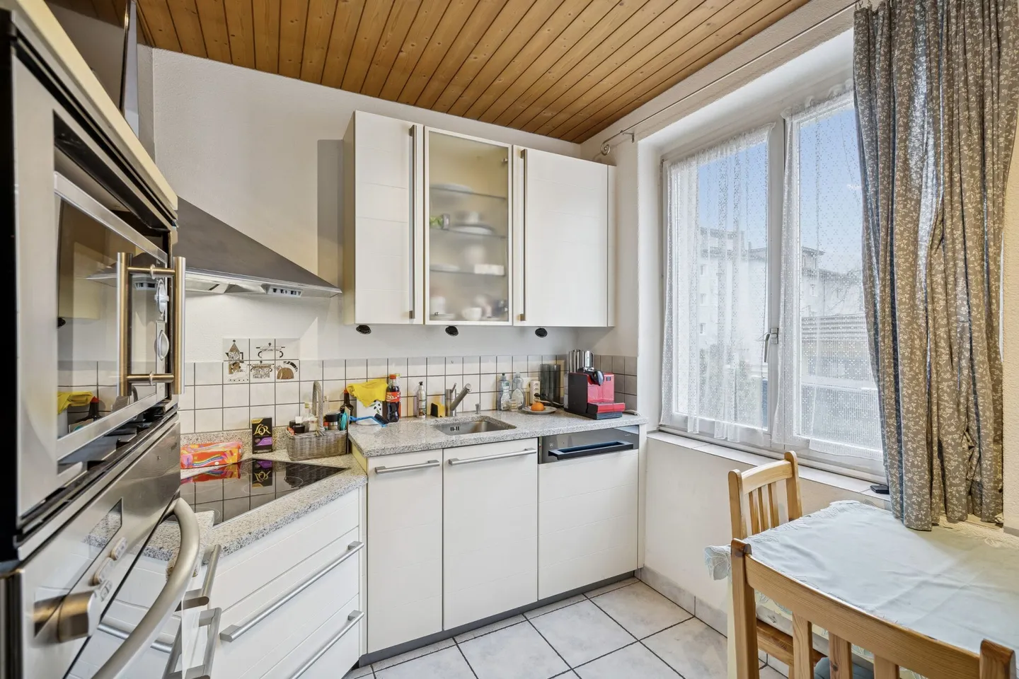 Attrayante maison de 3 familles sans circulation de transit à Regensdorf - Photo 7 sur 8