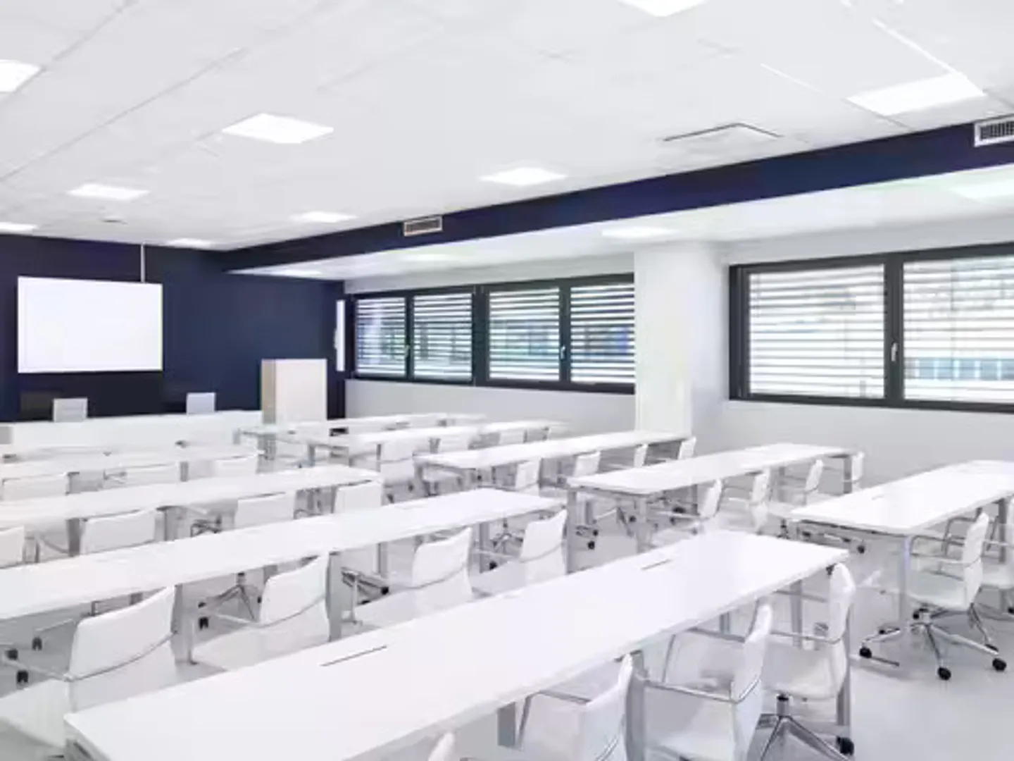 Espace Commercial pour Bureau/Showroom - Photo 2 sur 6