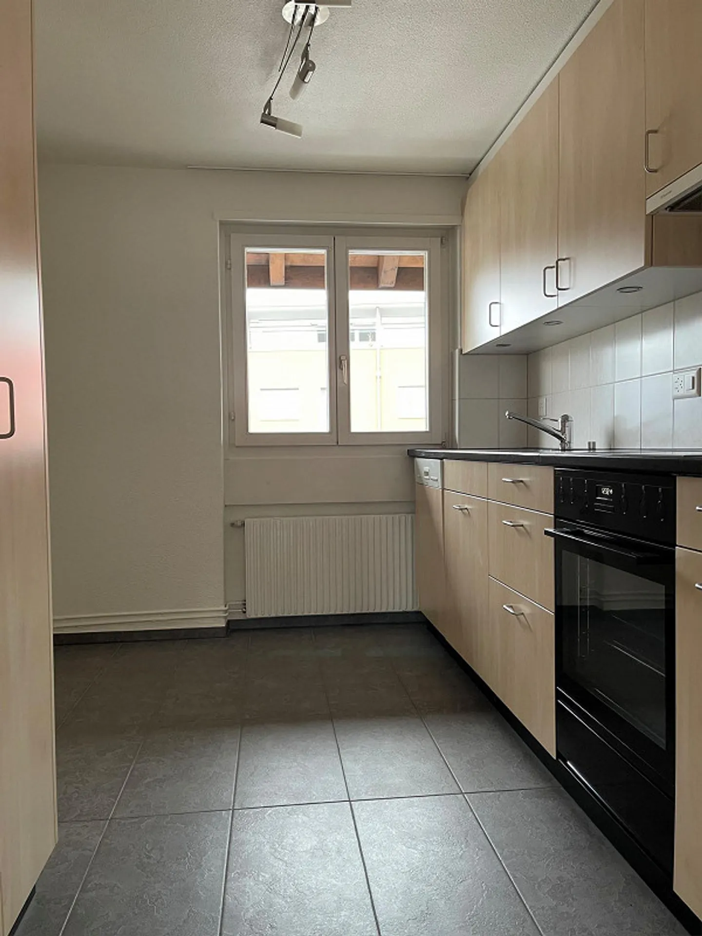 Appartamento affascinante e luminoso con 3 camere - Foto 2 di 7