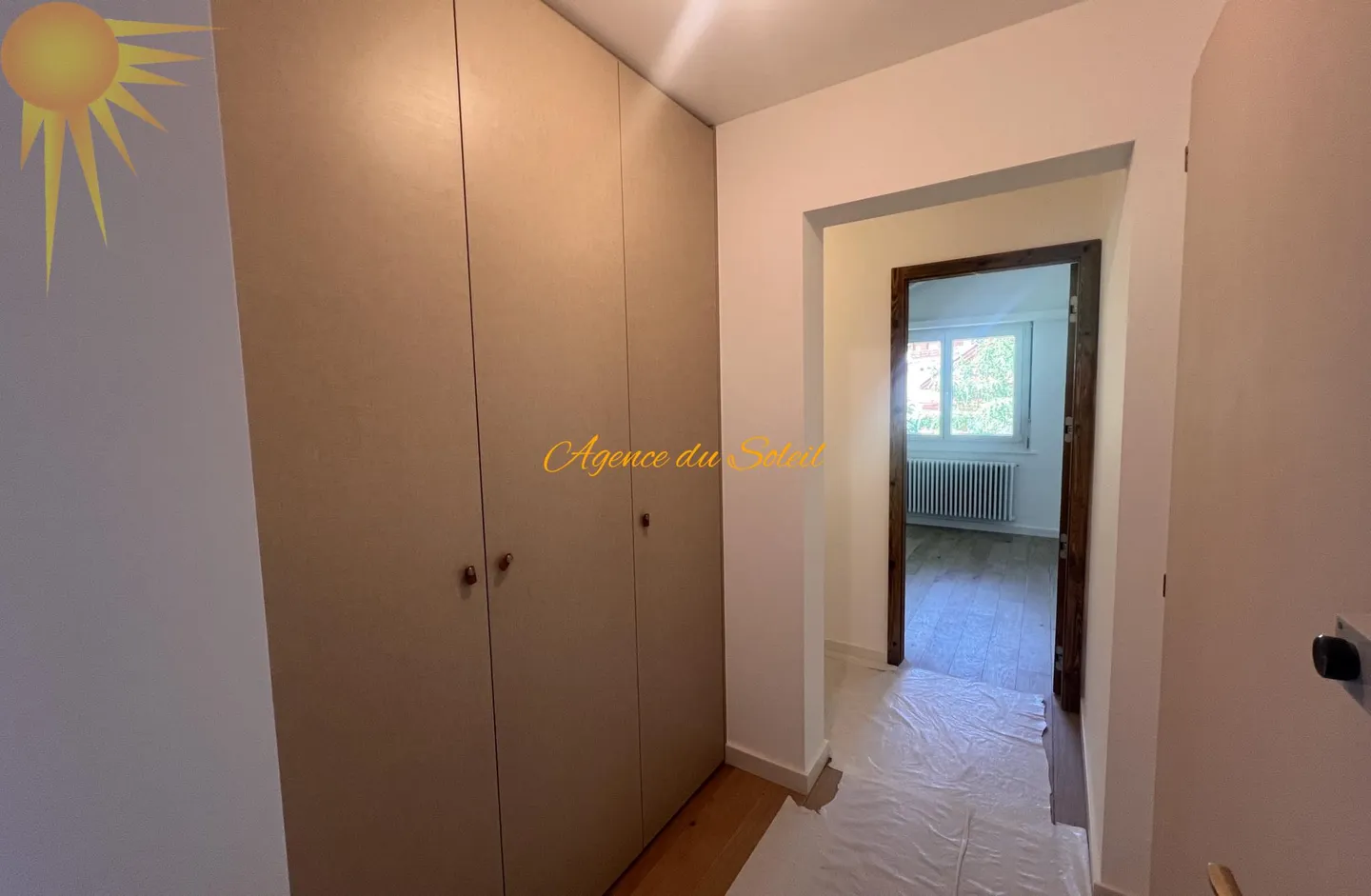 Magnifico attico di 4,5 stanze, completamente ristrutturato nel 2023! - Foto 21 di 24