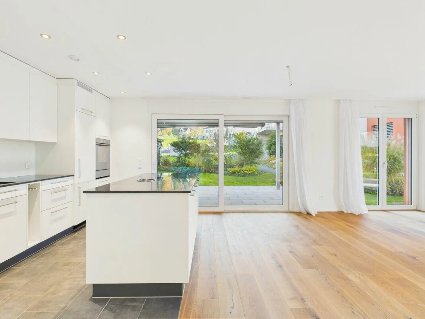 Appartement de jardin moderne dans un quartier résidentiel familial - Photo 1 sur 16