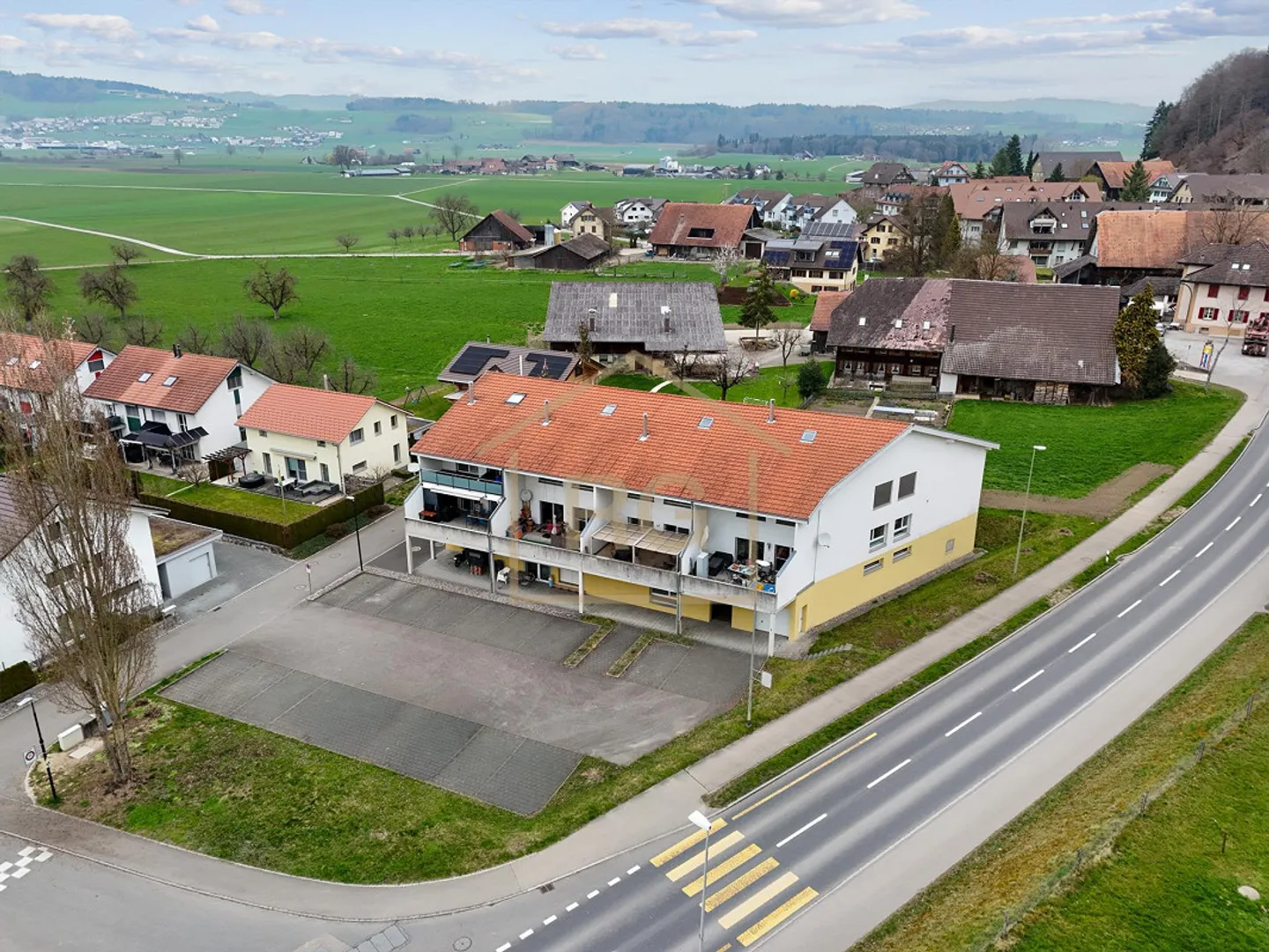 Vielseitiger Gewerberaum in Kottwil - Foto 1 von 14