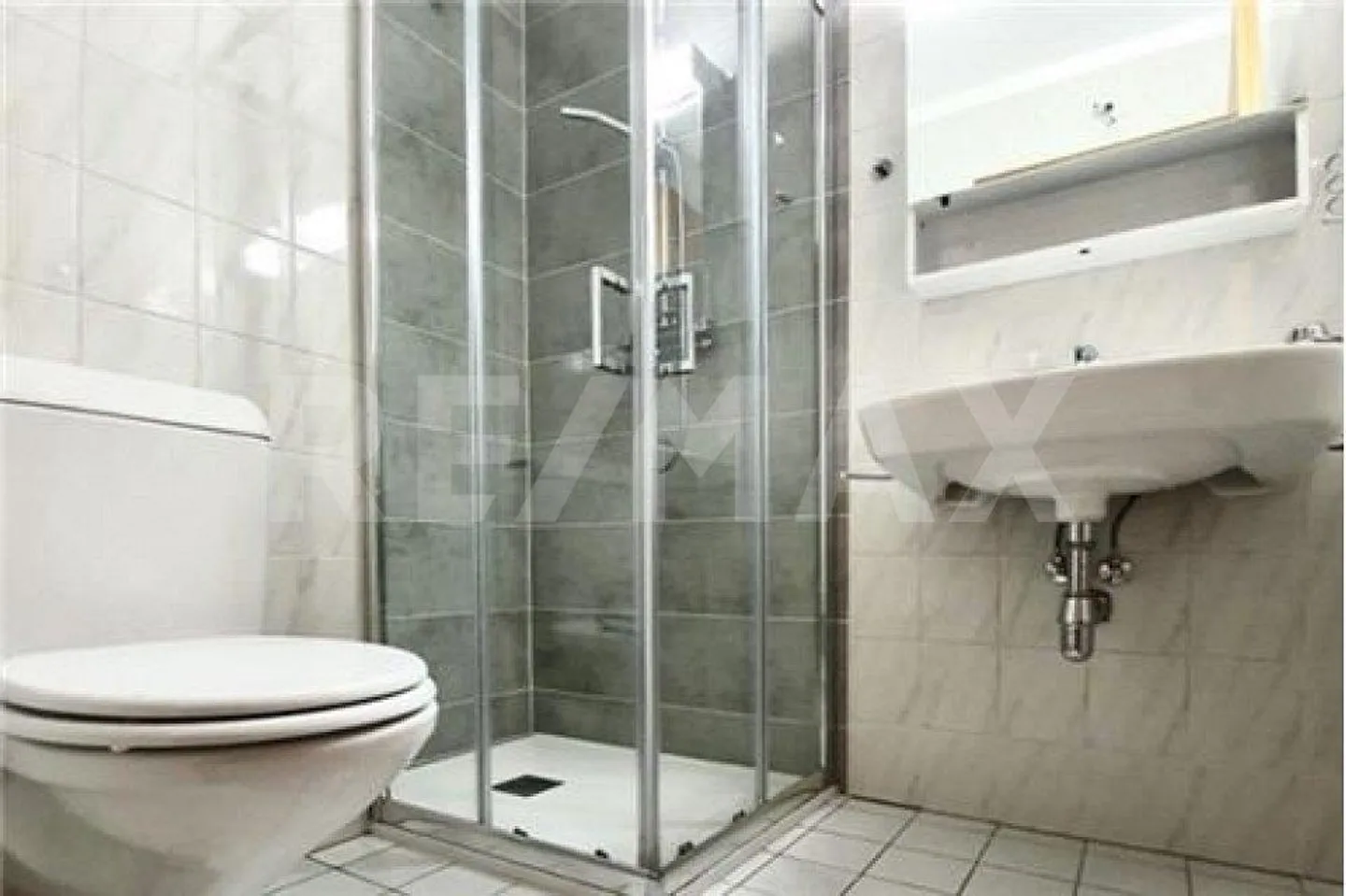 4.5 room apartment with large balcony - Photo 8 of 9