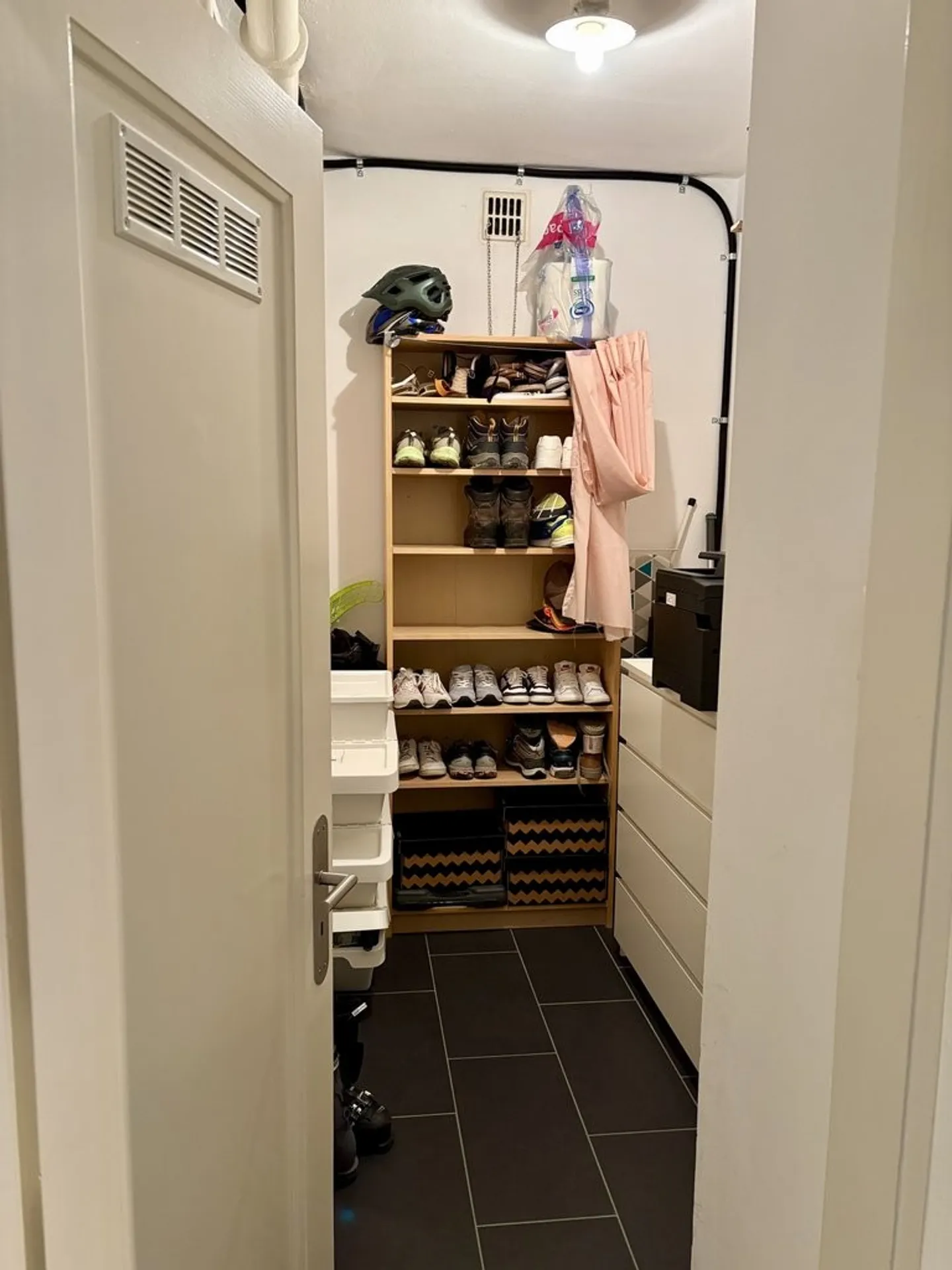 Renovated 2-Room Apartment - Photo 7 of 7