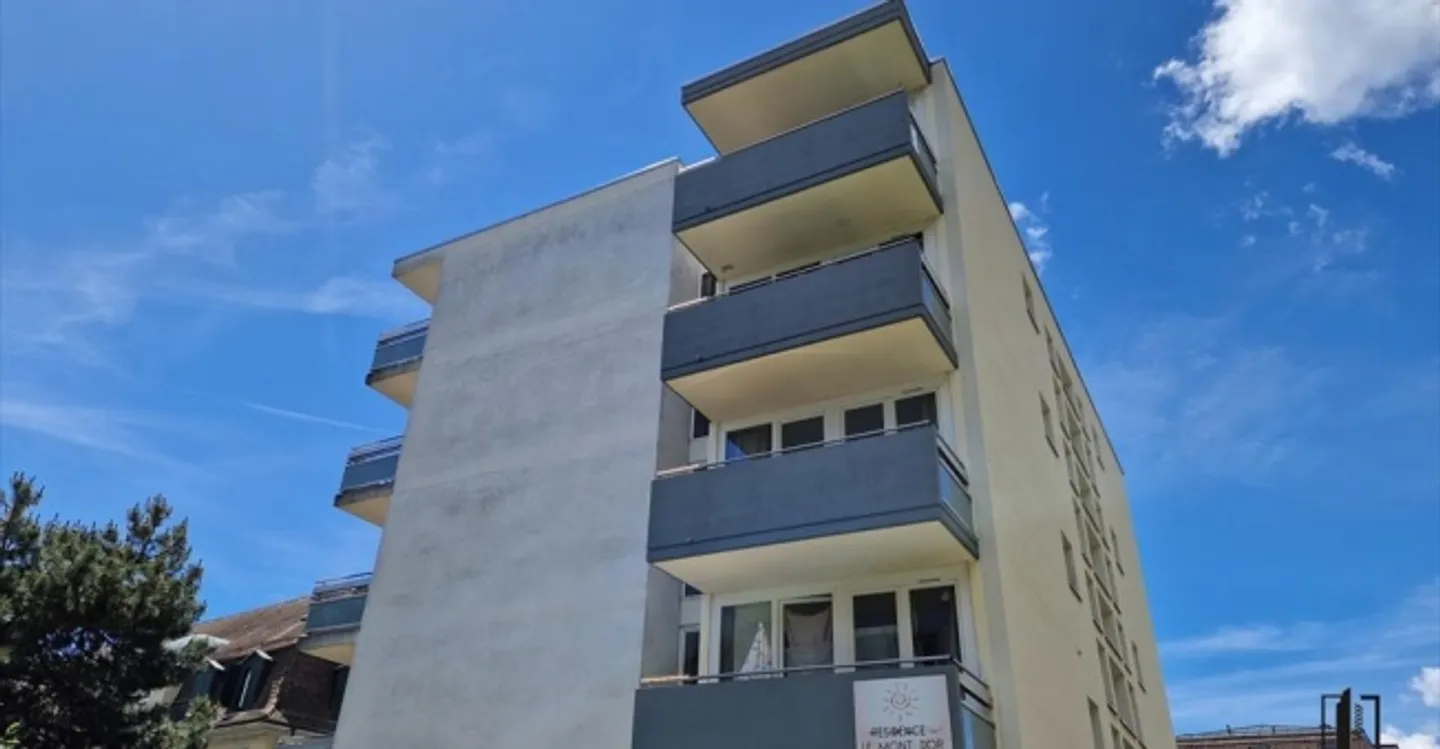 Garage in Prime Lausanne Location - Photo 3 of 4