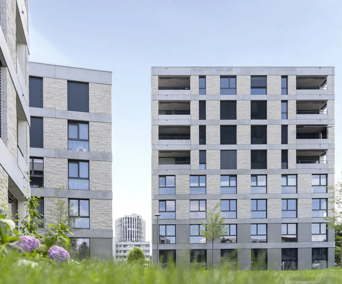 Comfortable 3.5-room apartment with balcony and good connections - Photo 1 of 13