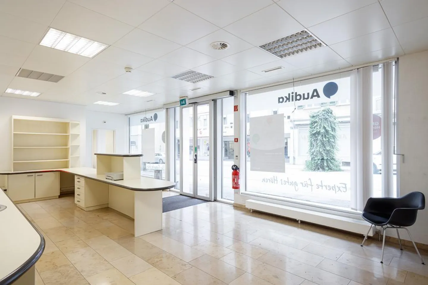 Retail space in the center of Grenchen! - Photo 2 of 10