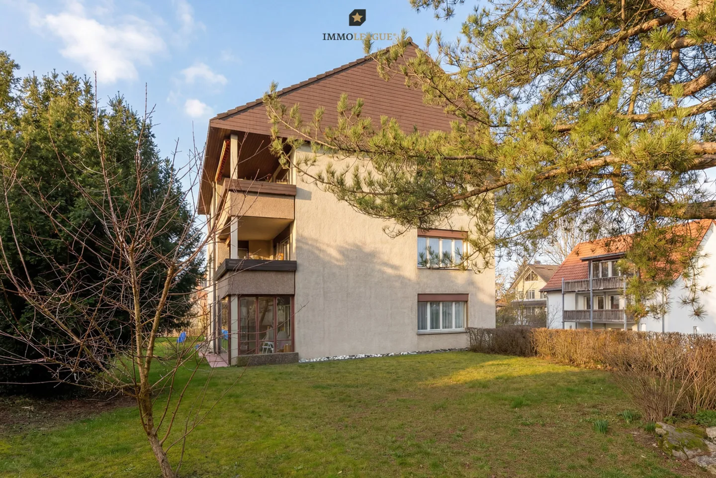 Cozy home with covered outdoor seating area and winter garden. - Photo 2 of 11