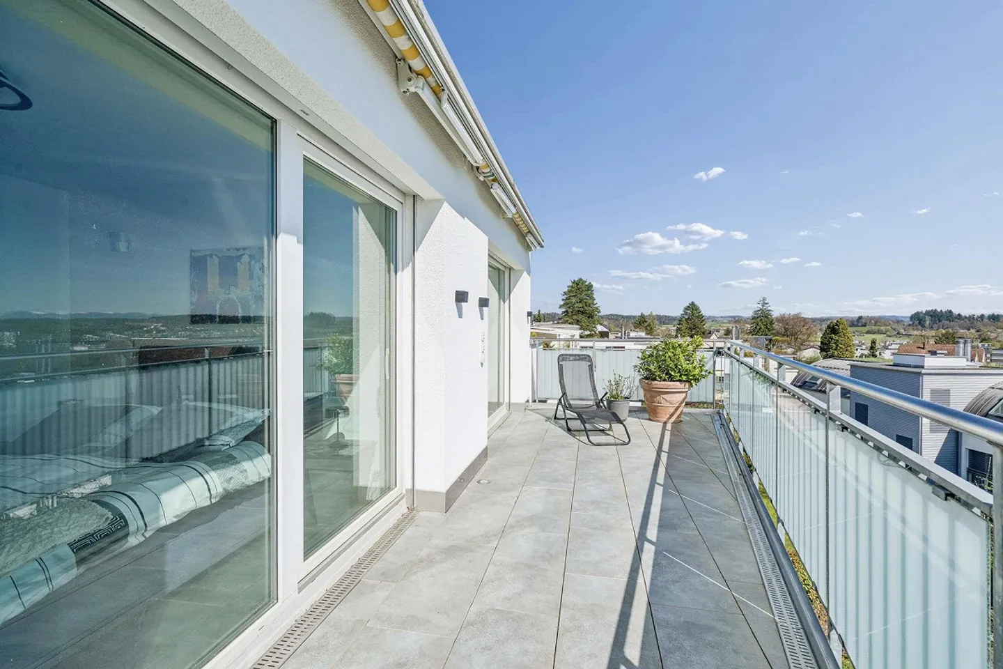 Appartement en attique de superlatifs : Exclusivité, générosité et intimité au plus haut niveau - Photo 3 sur 14
