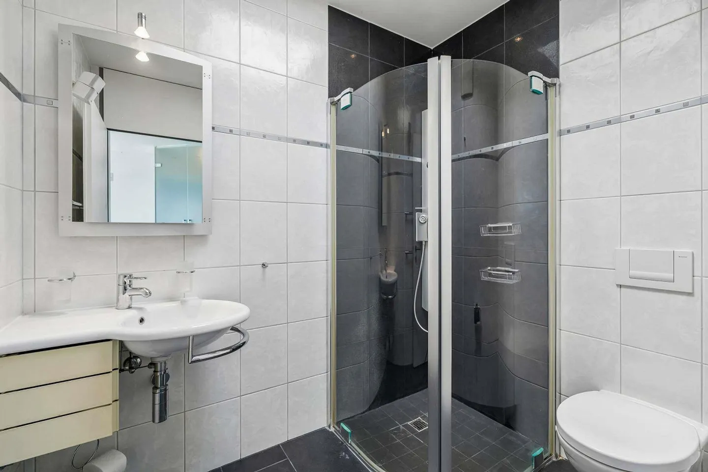 Appartement en attique de superlatifs : Exclusivité, générosité et intimité au plus haut niveau - Photo 10 sur 14