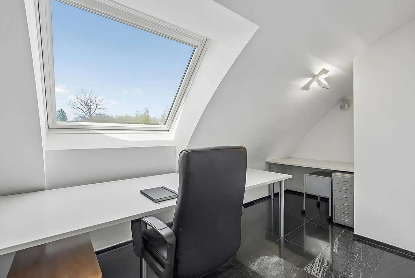 Appartement en attique de superlatifs : Exclusivité, générosité et intimité au plus haut niveau - Photo 11 sur 14