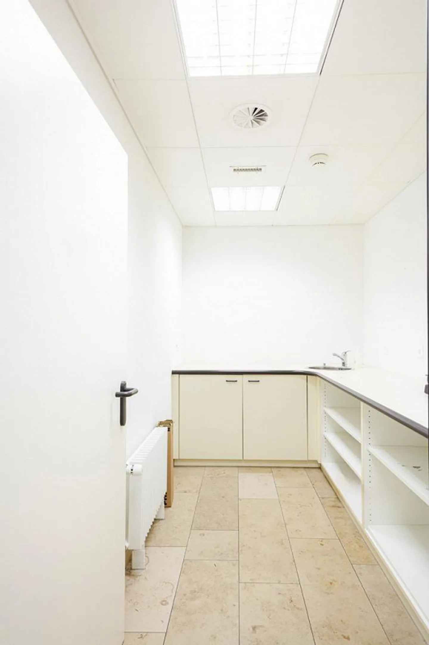 Retail space in the center of Grenchen! - Photo 6 of 10