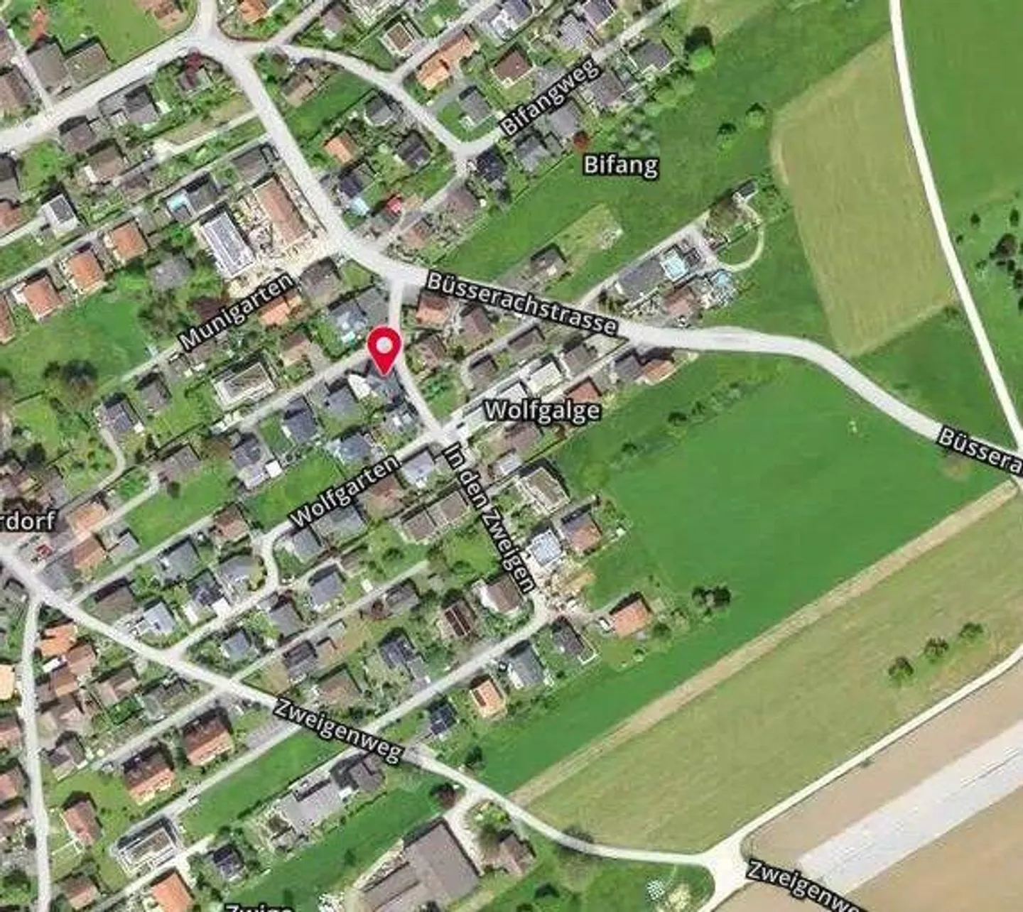 5.5 Room Single Family House with Pool - Photo 9 of 13