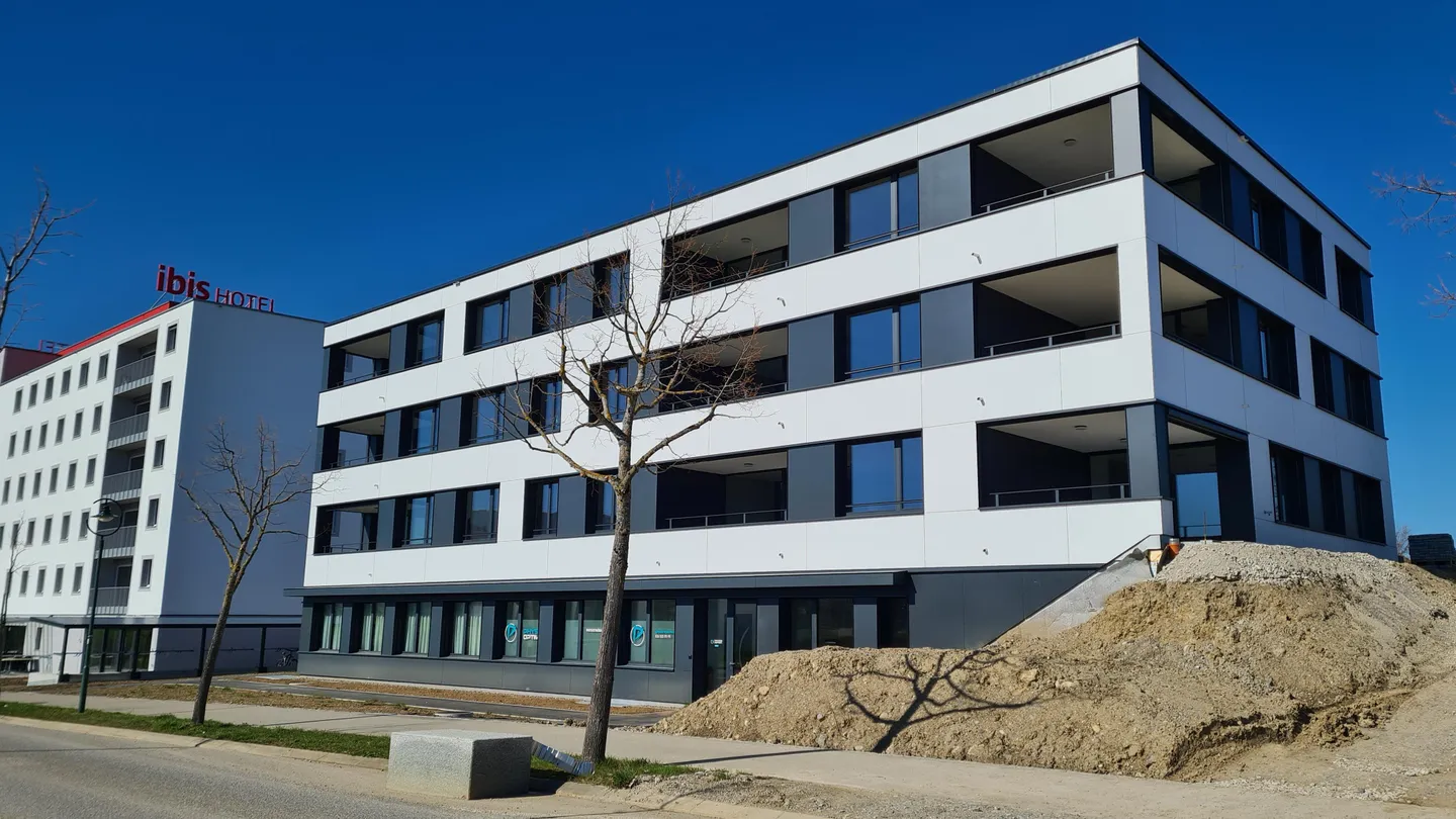 Outdoor parking space for rent - Photo 1 of 1