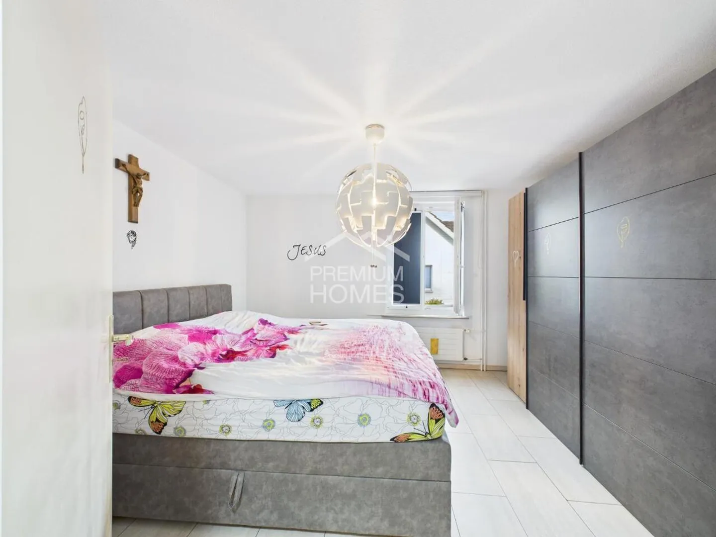 Charming multi-family house with development potential - Photo 6 of 10