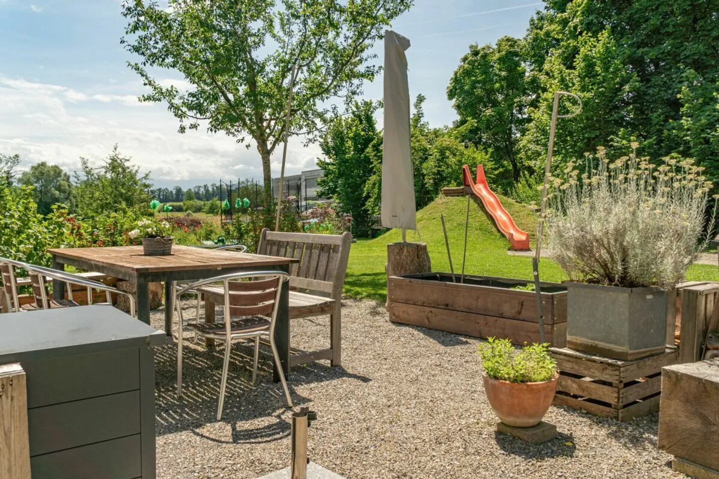 Charming Home with Garden - Photo 14 of 16