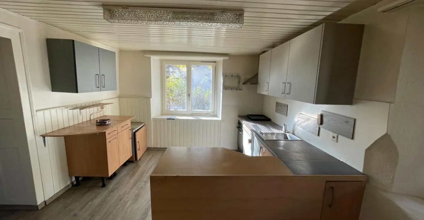 Opportunité de rénovation à Bassecourt - Photo 4 sur 10