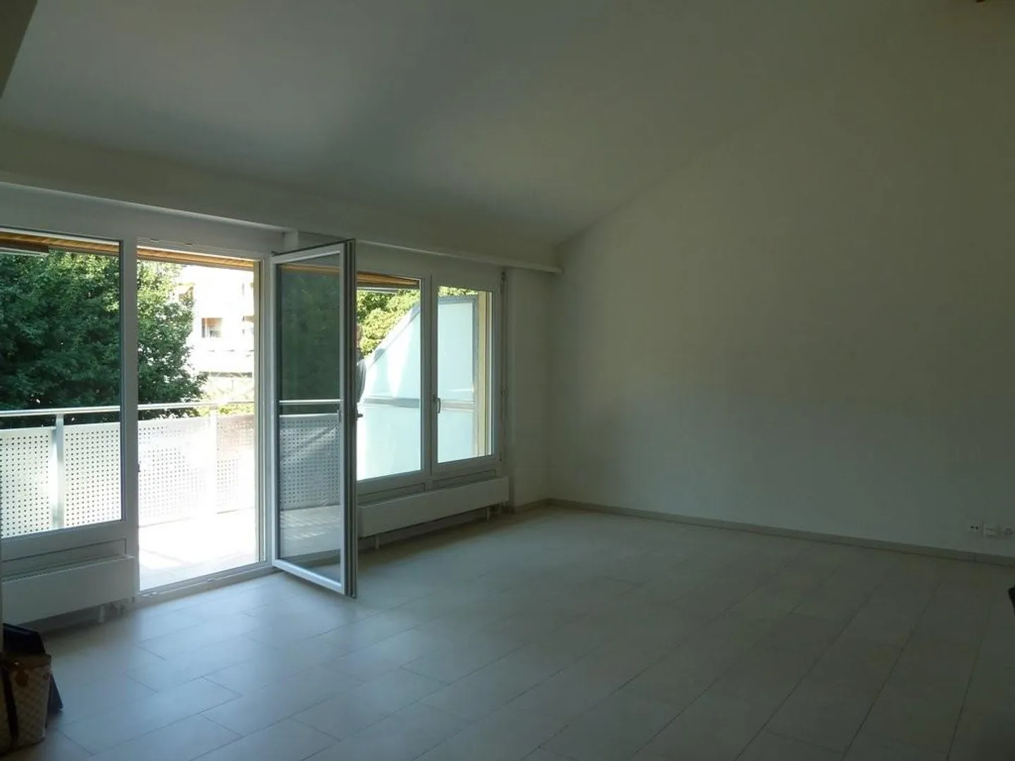 Appartement en duplex moderne de 6,5 pièces à Schliern - Photo 5 sur 12