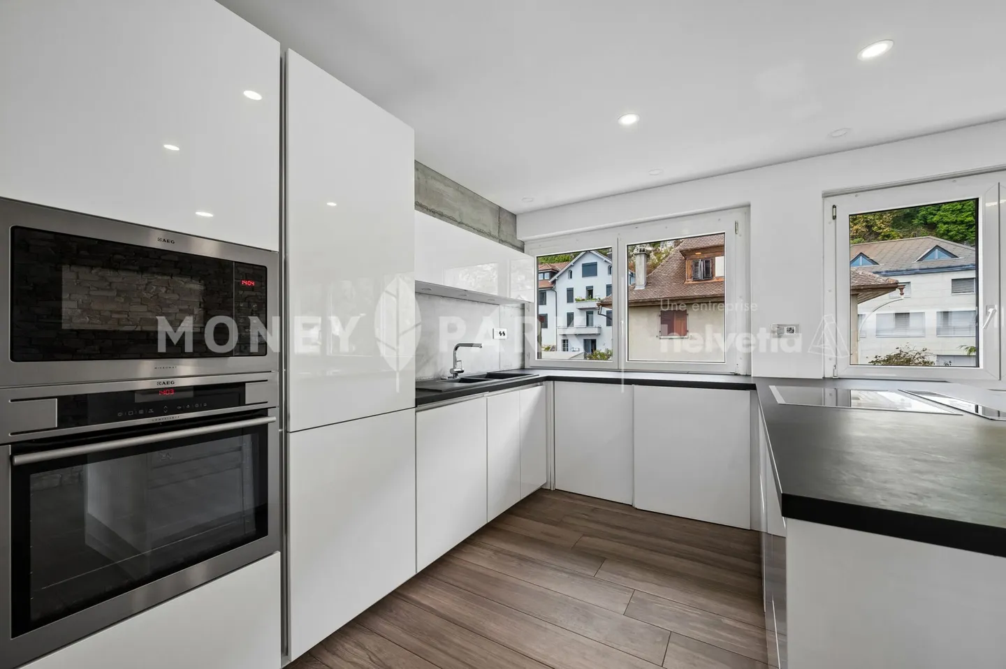 Appartamento di 4,5 locali con balcone e vista lago - Foto 2 di 11