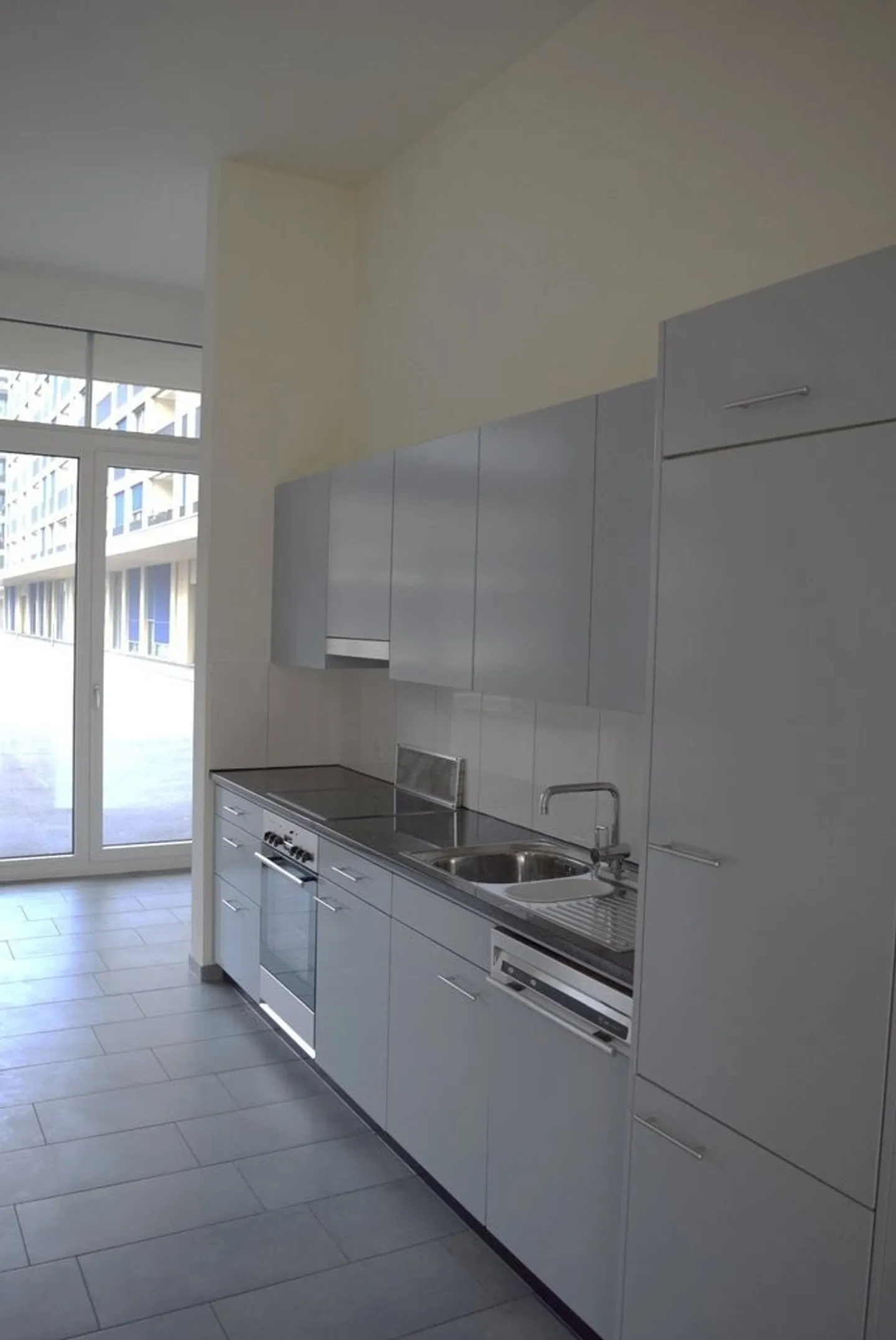 Top modern loft-style living studio - Photo 6 of 7