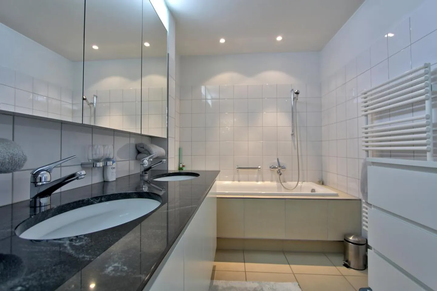 Appartamento 3.5 stanze ottimamente collegato con area esterna privata - Foto 5 di 6