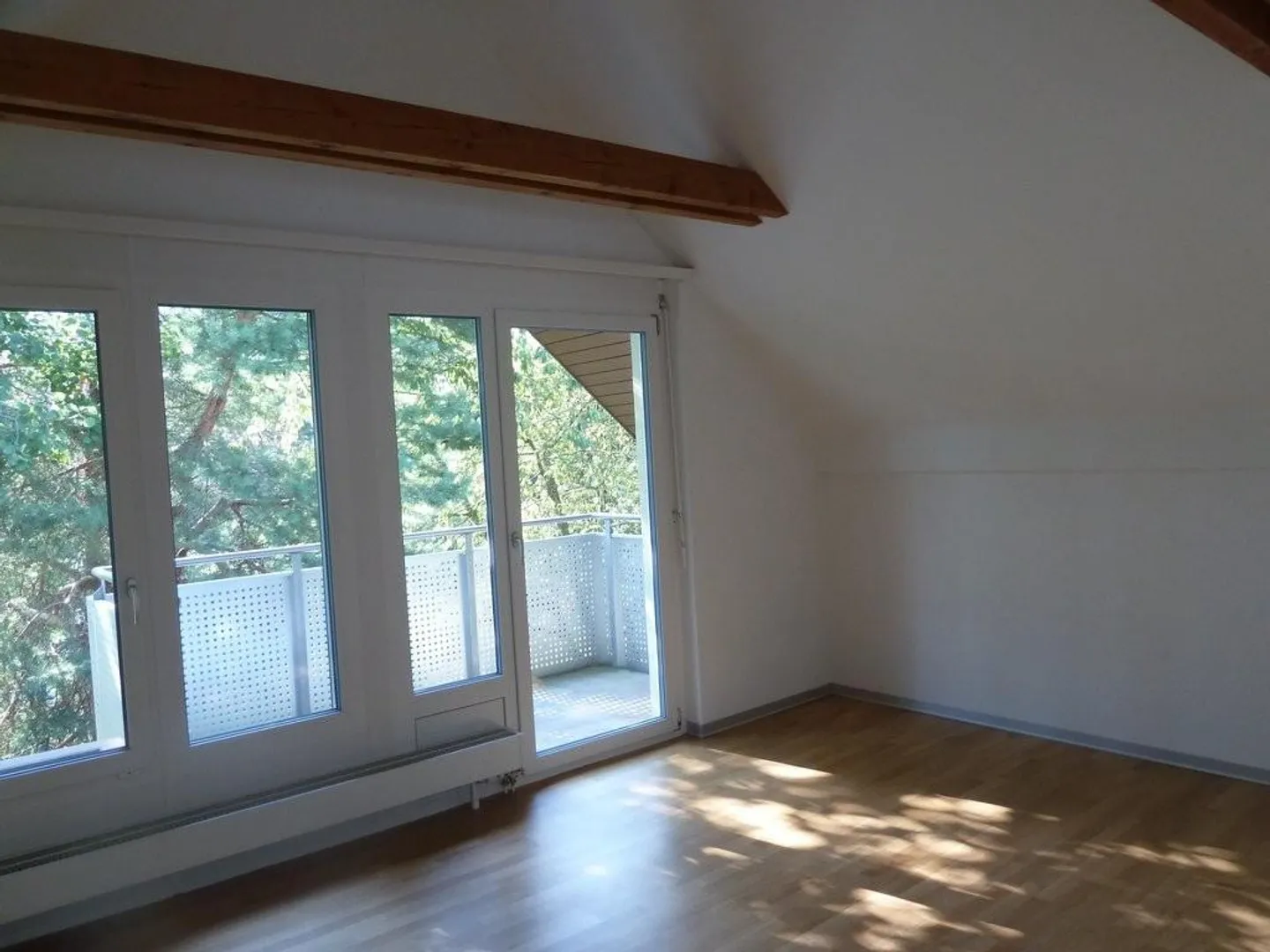 Appartement en duplex moderne de 6,5 pièces à Schliern - Photo 10 sur 12