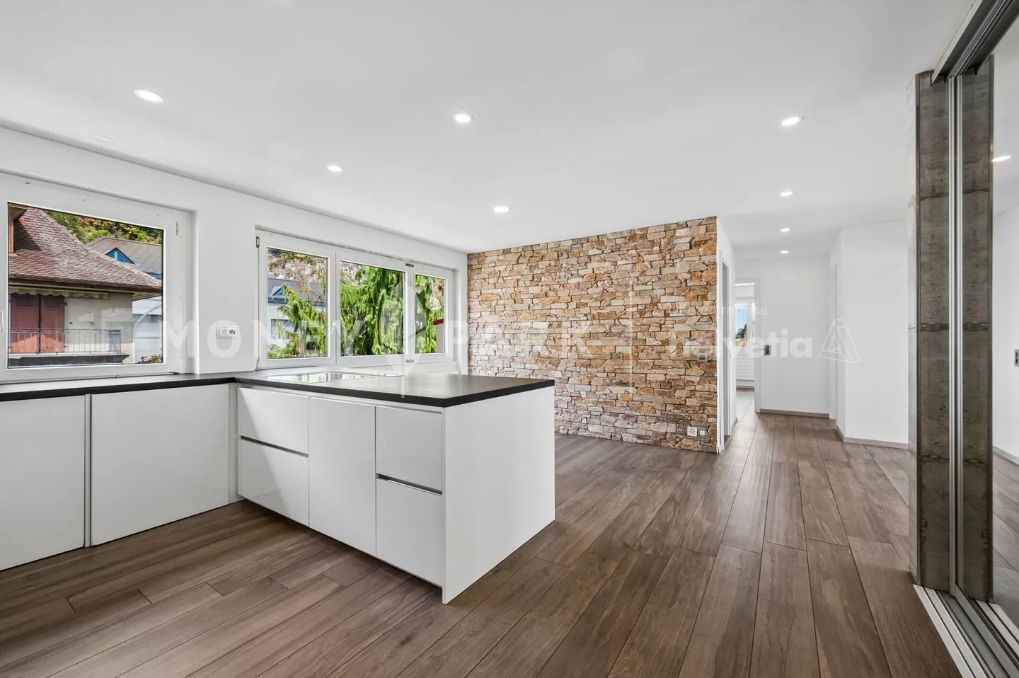 Appartamento di 4,5 locali con balcone e vista lago - Foto 3 di 11