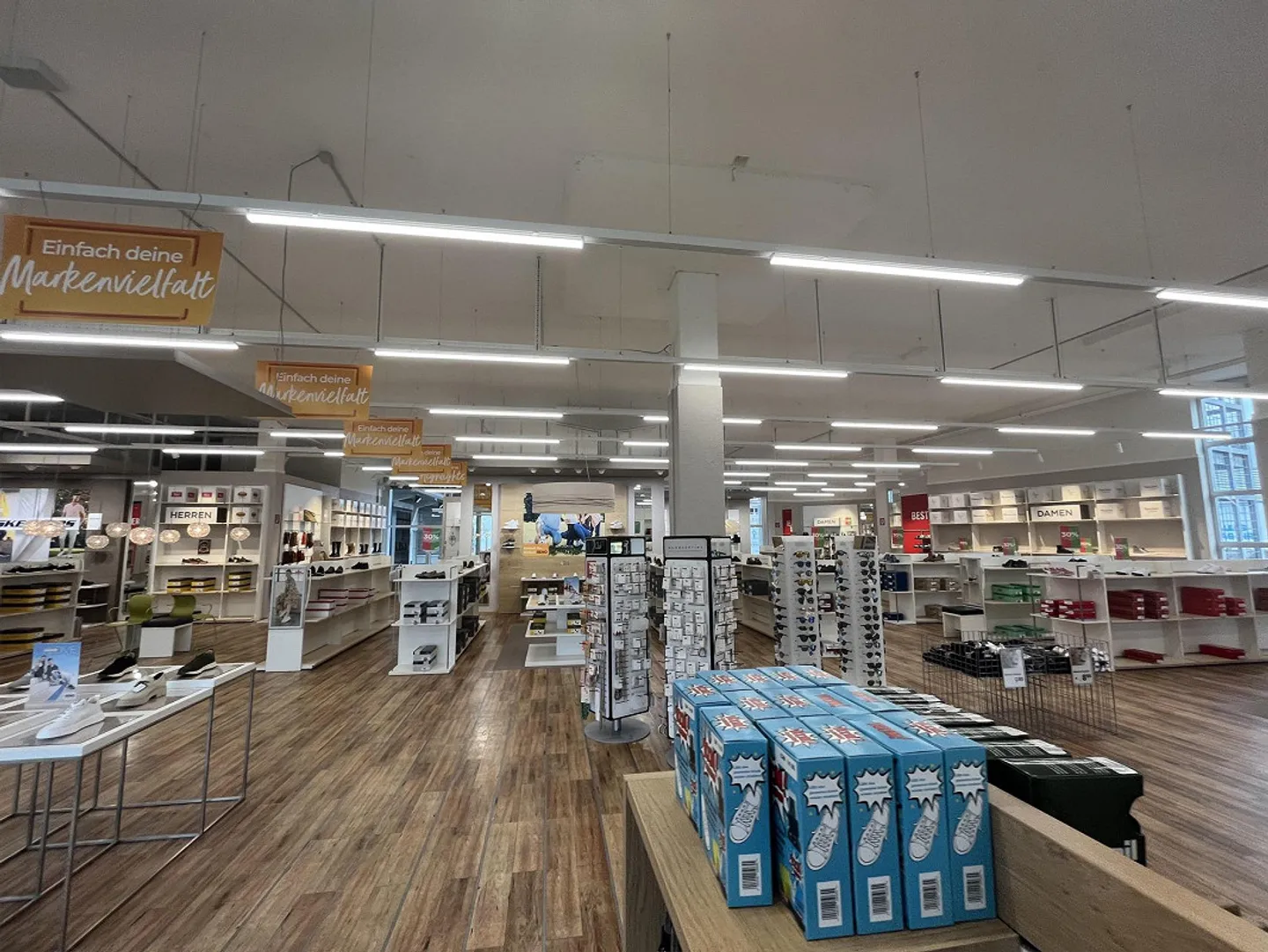 Attractive retail space directly on the highway in Dierikon LU - Photo 5 of 11