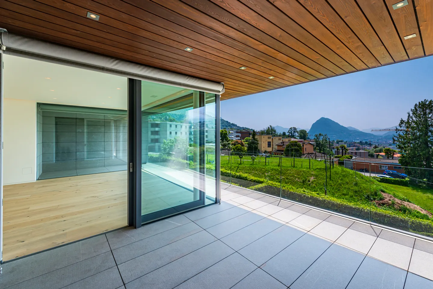 Luxus-Penthouse in Lugano - Foto 1 von 18