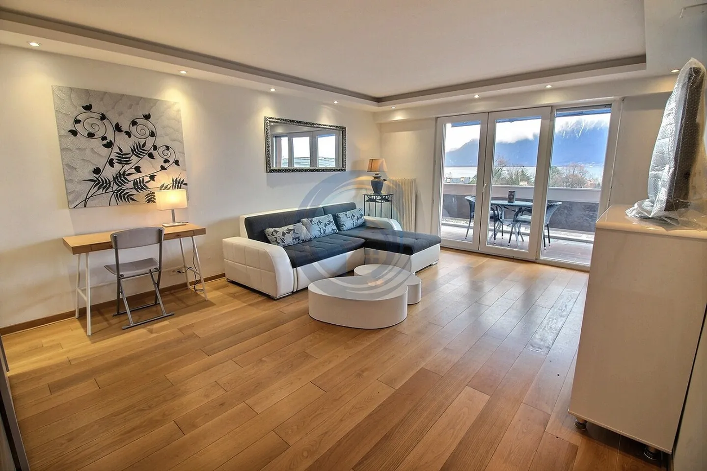 Charmantes Studio mit Seeblick - Foto 2 von 9