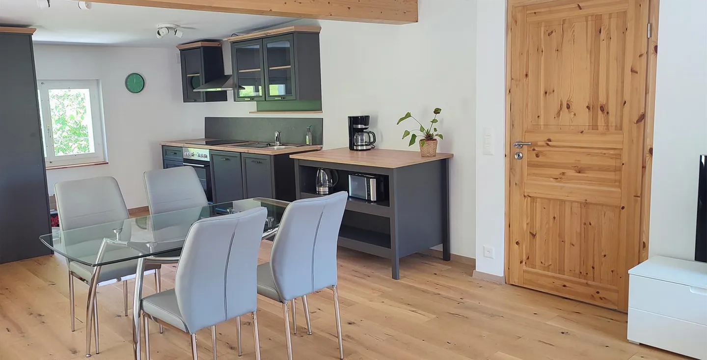 Dachgeschosswohnung mit Seesicht Emmetten - Foto 2 von 12